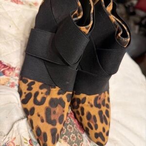 Leopard-Print Pointed Heeled Booties with Black Elastic Wrap